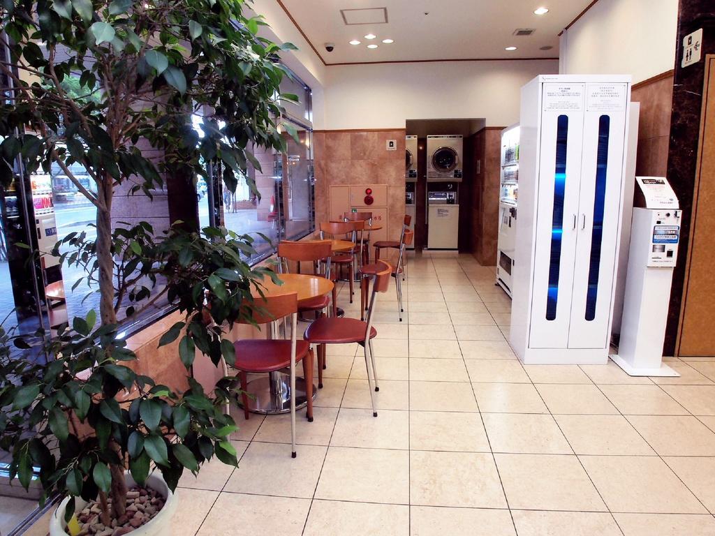 Toyoko Inn Hokkaido Sapporo-Eki Kita-Guchi Exterior foto